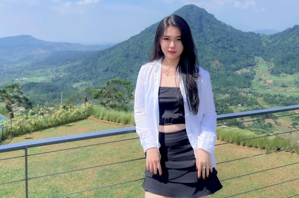 Pretty Indonesian woman