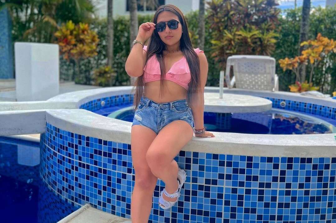 Attractive Colombian woman