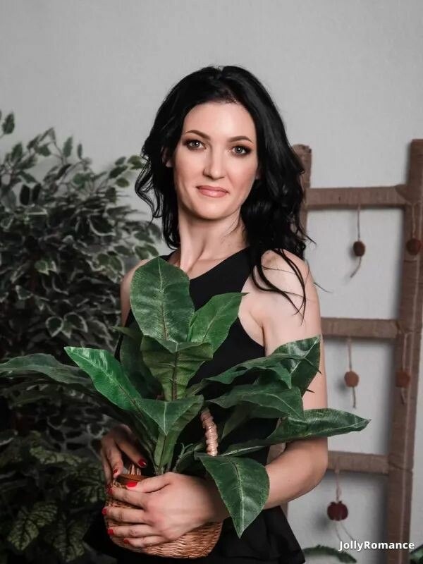 Irina, 37