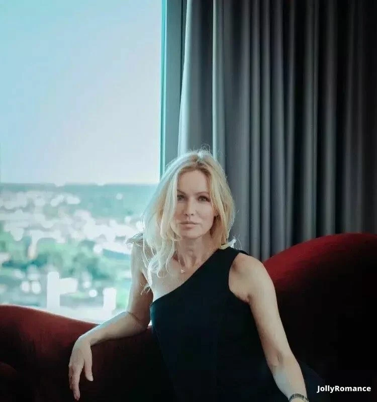 Svetlana, 51