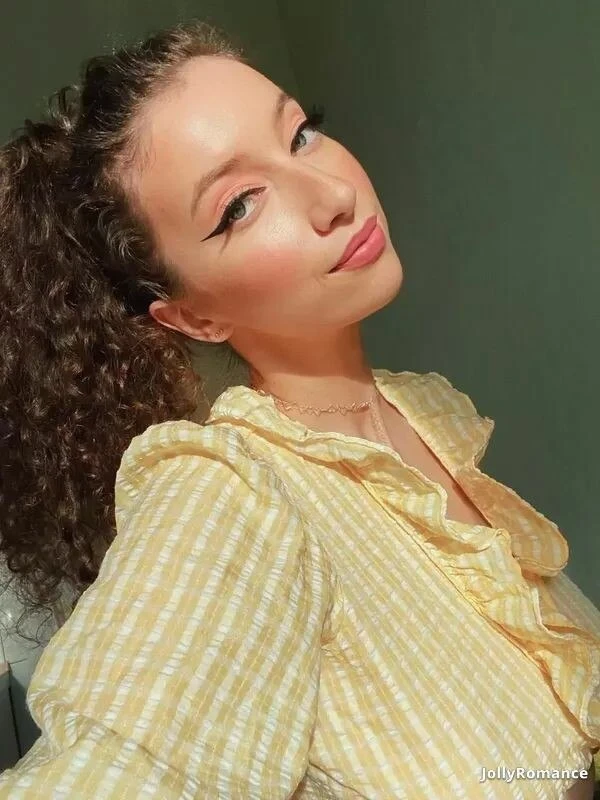 Svetlana, 28