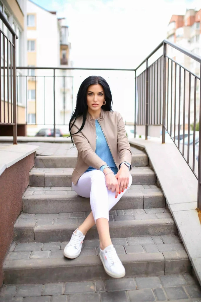 Francesca, 36