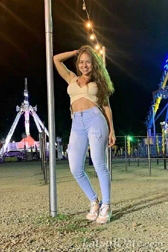 Fernanda, 30