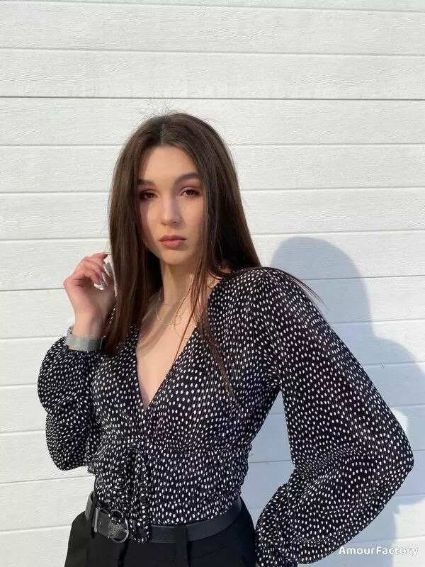 Elena, 21